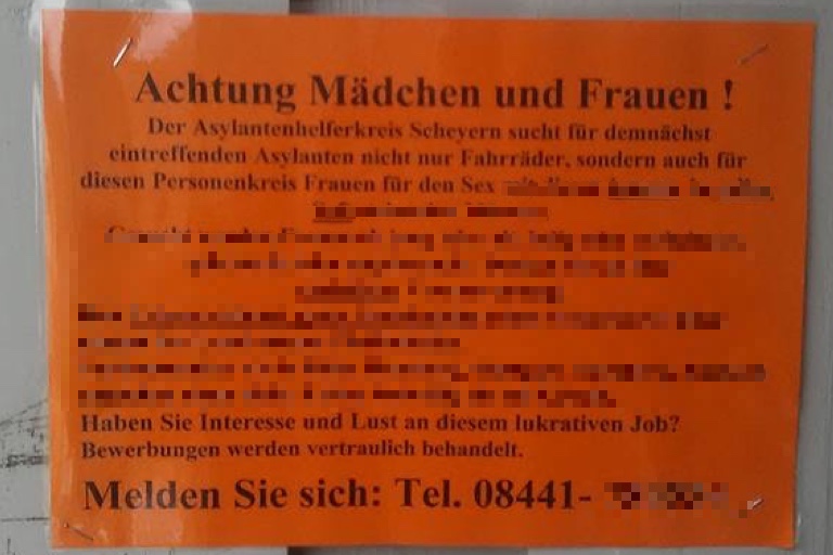 Wegen dieses Hetz-Plakats, das sogar den Anschein erwecken soll, als wäre es vom Asyl-Helferkreis verfasst, ermittelt die Polizei. Unsere Redaktion hat weite Teile des Inhalts unkenntlich gemacht.